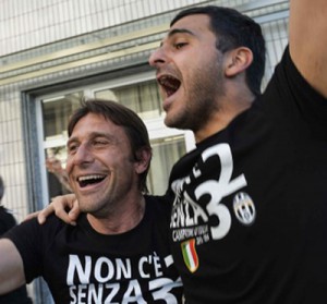 La gioia di Antonio Conte appena terminata la gara della Roma a Catania