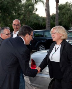 Antonio Belfiore fa gli onori di casa con la vice presidente della Regione, Loredana Capone