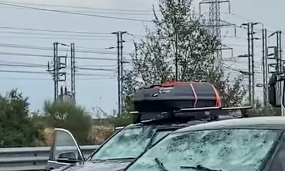 Grandine come bombe in A1: auto distrutte, incidenti a ...